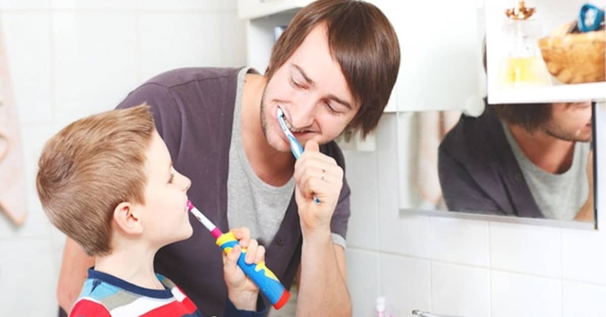 Tanítsuk a gyereket fogat mosni